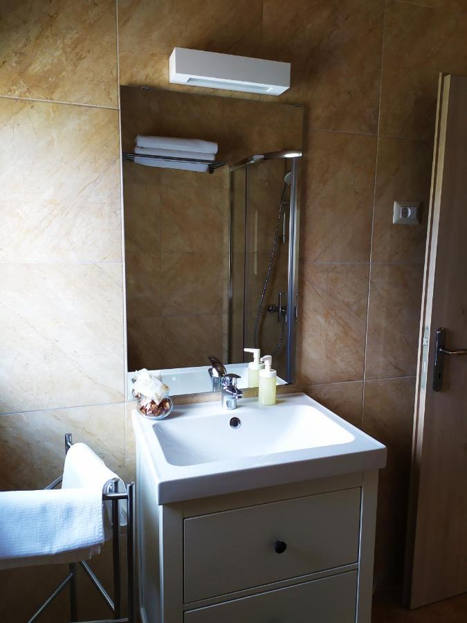 רובינייסקו סלו Mama Residence מראה חיצוני תמונה
