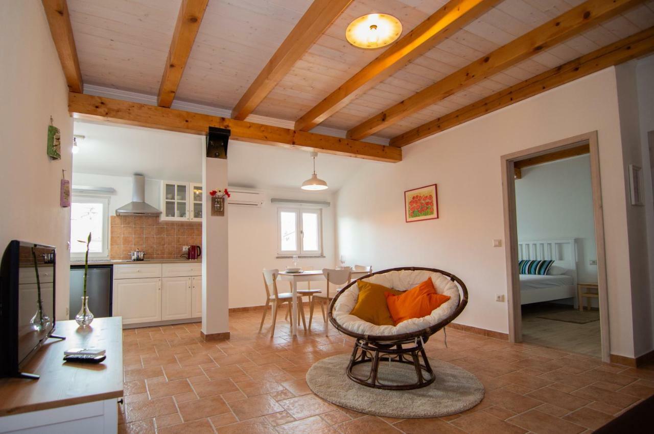 רובינייסקו סלו Mama Residence מראה חיצוני תמונה